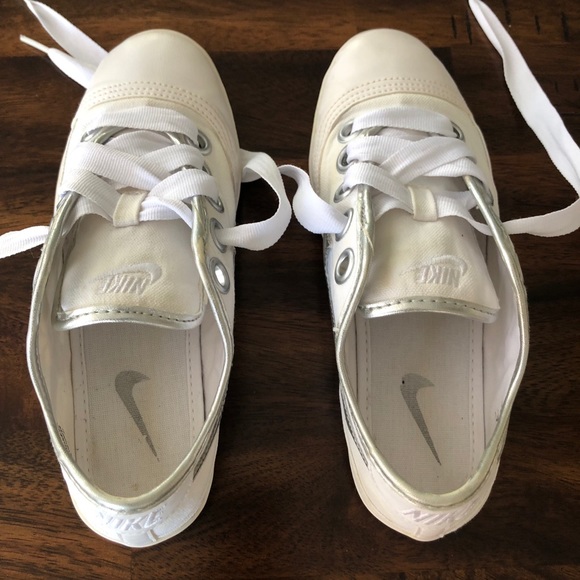 Nike Sneakers - Picture 6 of 8